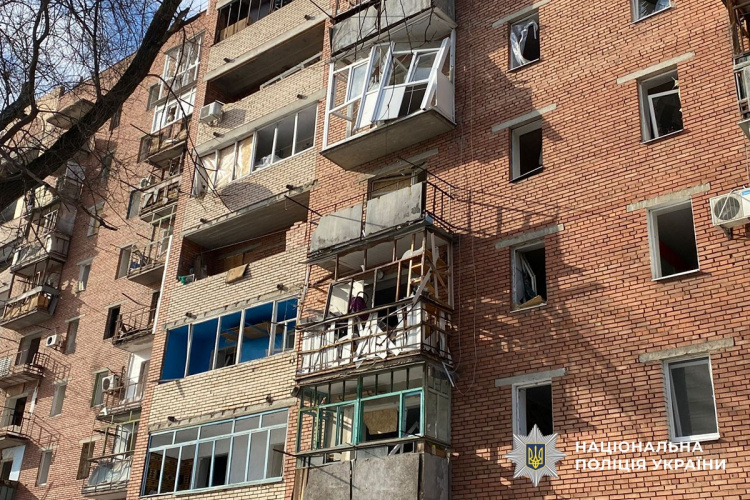 Дві людини загинули, ще чотири поранені через обстріли Донеччині 1 лютого