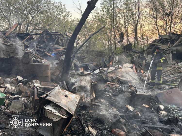 Пекельна ніч у Білицькому: постраждала людина, є руйнування