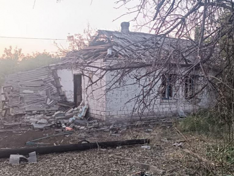 Троє людей загинули, сім зазнали поранень унаслідок масованих обстрілів Донеччини