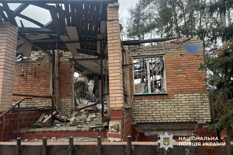 У Родинському зруйновано багатоповерхівку: за добу ворог обстріляв 5 населених пунктів Донеччини