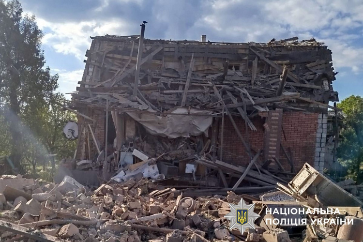 Двоє жителів Донеччини зазнали поранень унаслідок російських атак