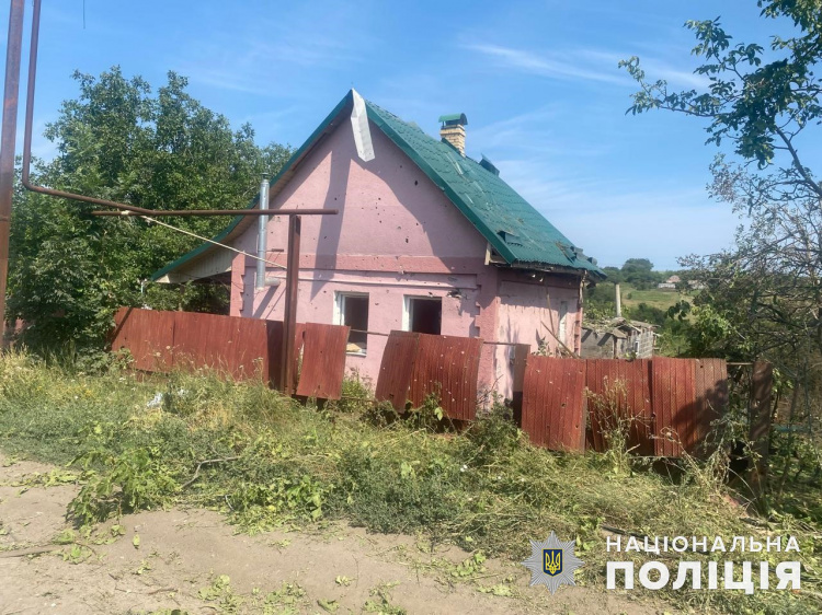 Окрім Покровська сьогодні вночі війська рф обстріляли селище Перше Травня