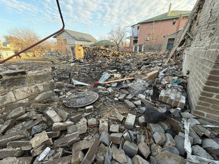 Одна людина загинула, четверо поранені: поліція Донеччини - про наслідки російських атак 22 березня