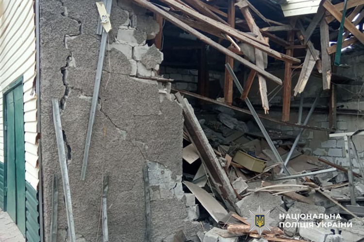 За добу росіяни атакували 10 населених пунктів Донеччини, двоє людей зазнали поранень