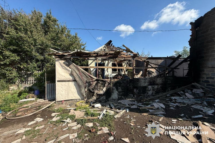 Троє людей загинули, 11 поранені внаслідок масованих обстрілів Донеччини за добу