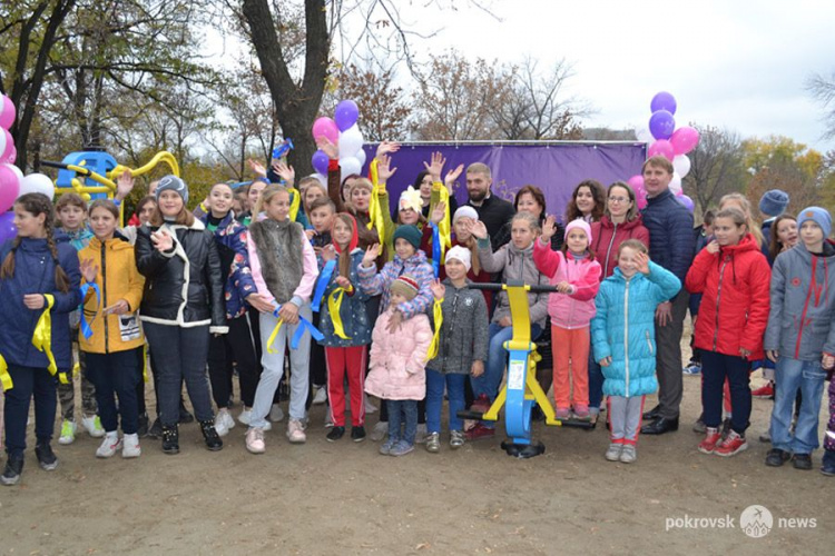 Благодаря ПРАО «Донецксталь» в одном из районов Мирнограда появилась тренажерная площадка