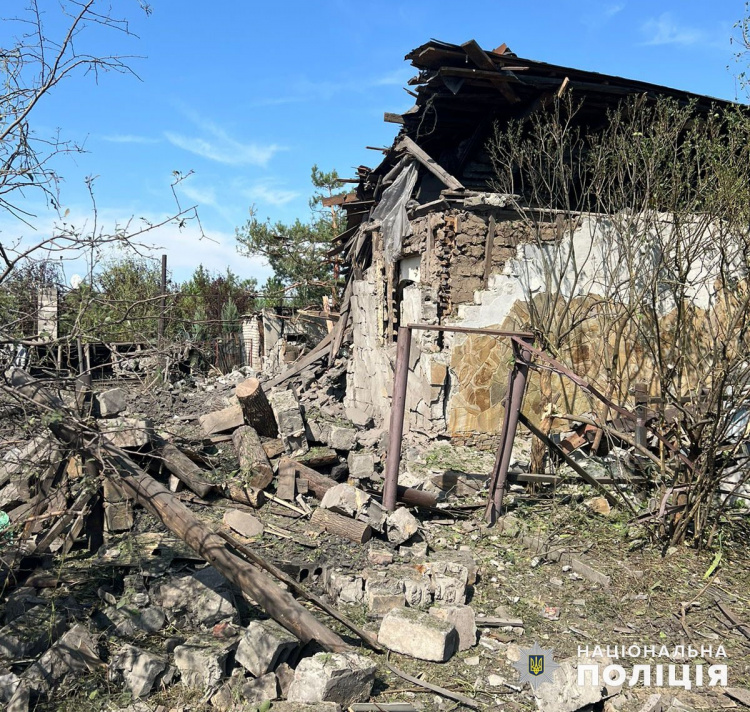 За добу росіяни обстріляли 9 населених пунктів Донеччини, поранили мирних людей