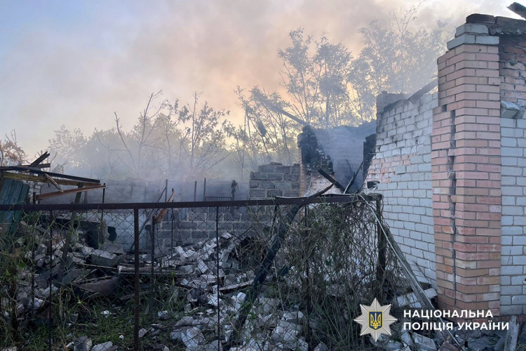 Загинули дитина та дорослий, щонайменше 13 поранених: про наслідки обстрілів Донеччини минулої доби повідомили в поліції