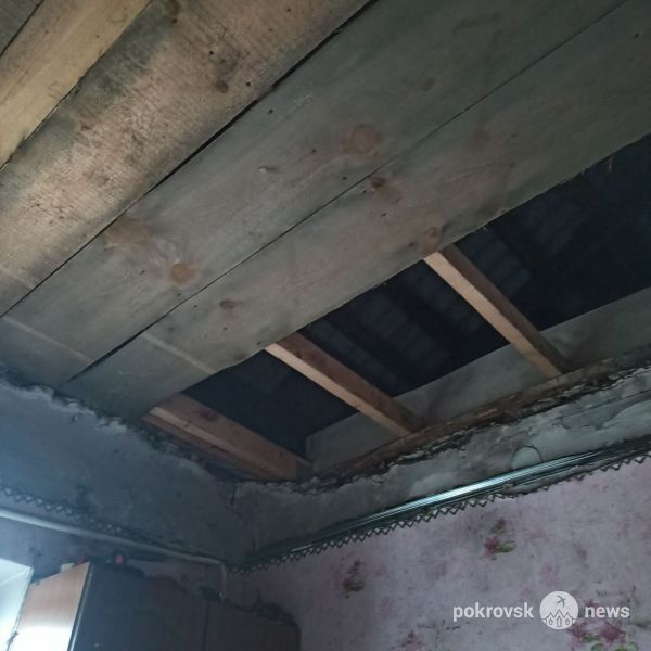 В Мирнограде отремонтировали упавшую крышу