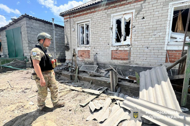 Троє людей постраждали внаслідок російських атак на Донеччині