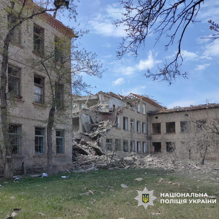 Дві людини загинули, ще три постраждали від російських атак на Донеччині 28 квітня