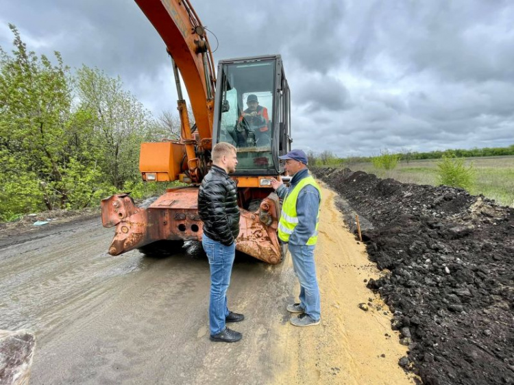 Начат ремонт дороги между Покровском и Гришино