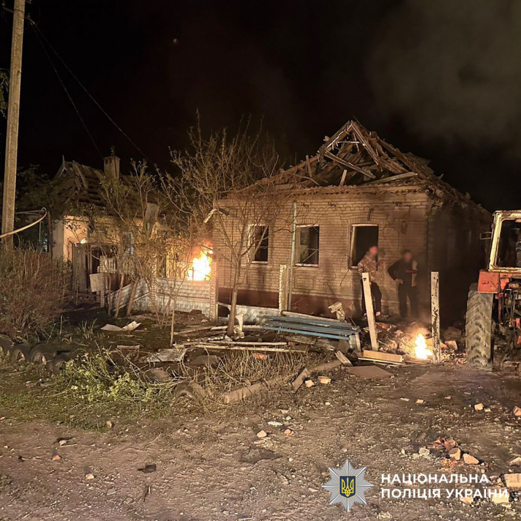 Шестеро людей загинули, 12 поранені через російські бомбардування Донеччини 2 липня