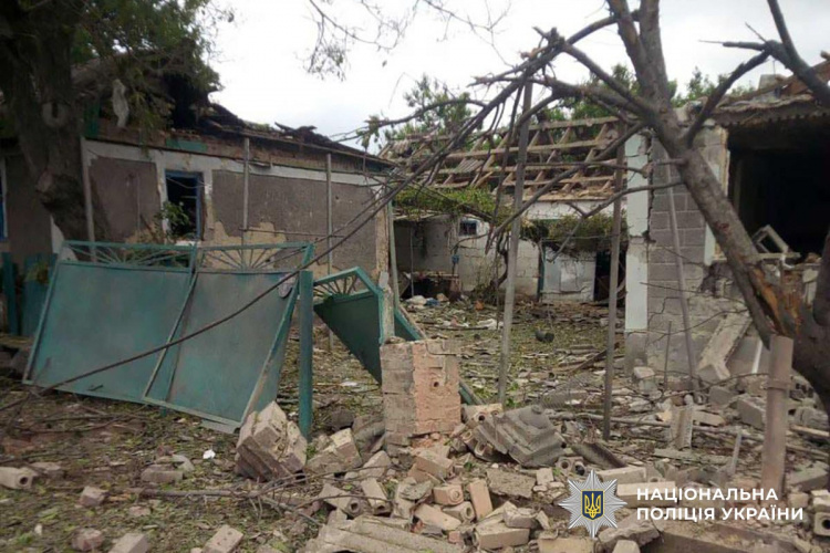 Знову руйнування та постраждалі: в поліції повідомили про наслідки обстрілів Донеччини 16 червня