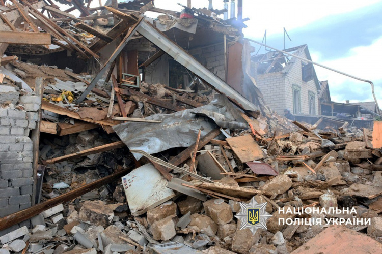 Двоє загиблих і 21 поранений: про наслідки російських обстрілів Донеччини за 25 травня