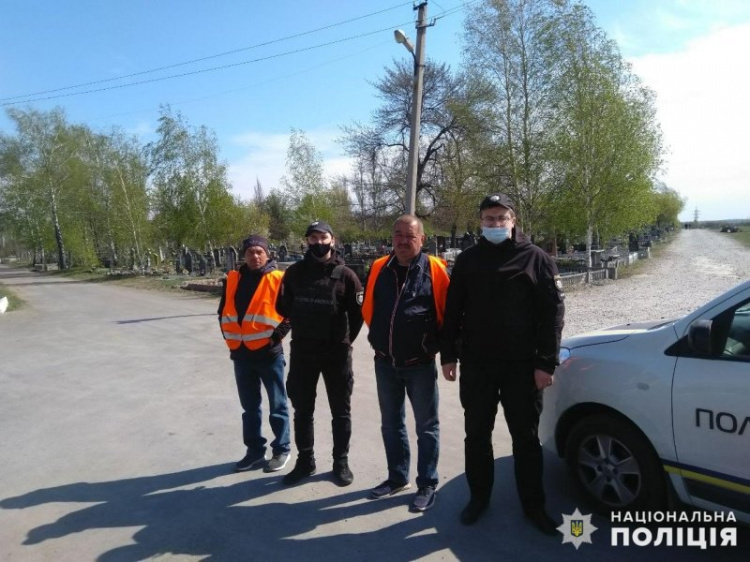 Поминальні дні на Донеччині пройшли без порушень - поліція