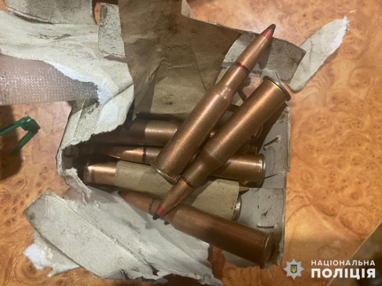Сімейний дебошир з Покровська відправиться за грати за зберігання зброї