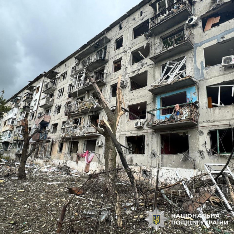 На Мирноград вчора ворог скинув 6 авіабомб
