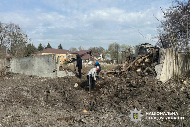 За добу росіяни вбили шістьох жителів Донеччини, зокрема дитину, ще 10 – поранили