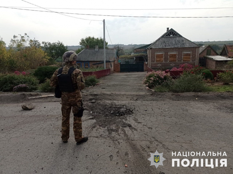 Окупанти вдарили по 12 населених пунктах Донеччини, травмовано п’ятьох цивільних осіб