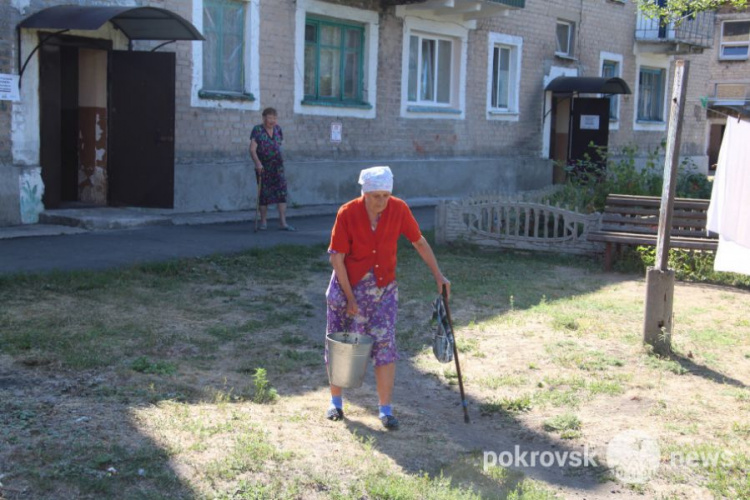 Вода по часам, и то через день – как выживают жители поселка Шевченко в жаркий сезон