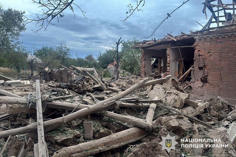У Родинському зруйновано багатоповерхівку: за добу ворог обстріляв 5 населених пунктів Донеччини