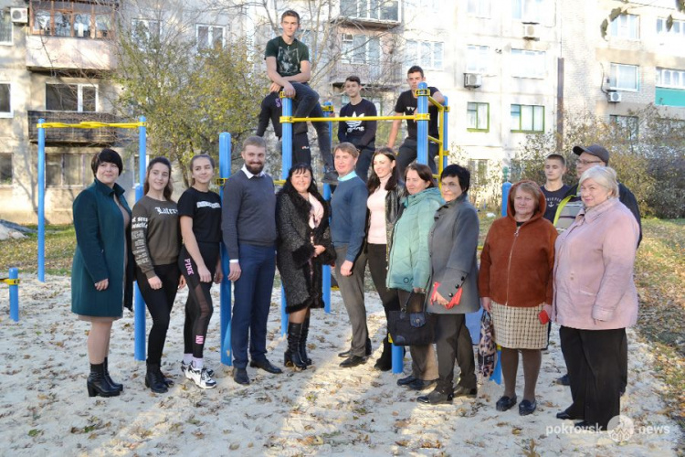 При поддержке компании «Донецксталь» в Мирнограде появилась площадка для занятий воркаутом