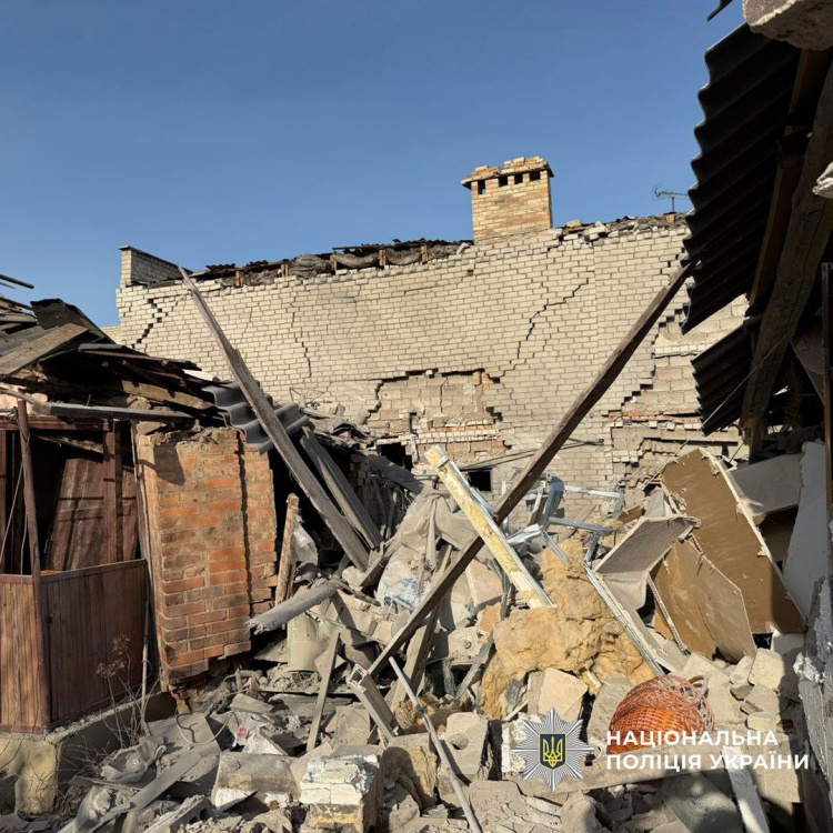 Одна людина загинула, четверо зазнали поранень через російські атаки на Донеччині 18 листопада