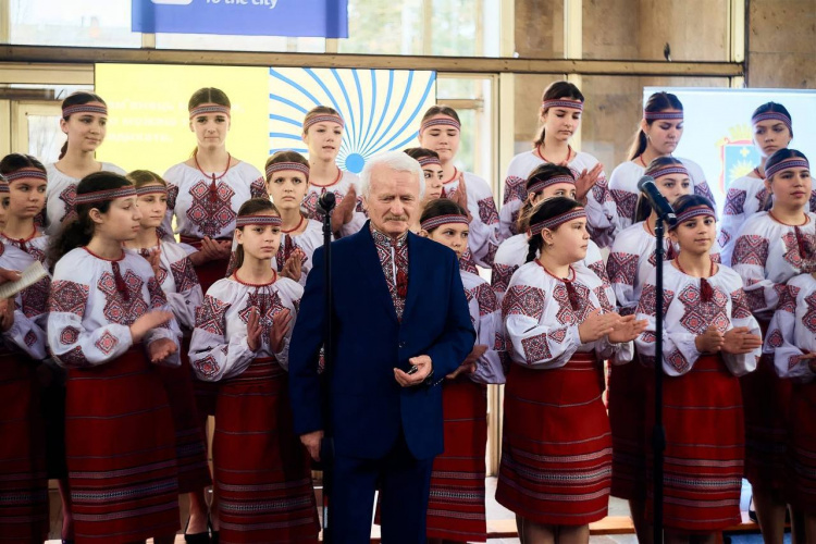 Релоковану з Покровська пам’ятну дошку Миколі Леонтовичу відкрили в Кам’янці-Подільському