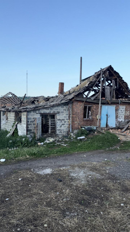 На Мирноград вчора ворог скинув 6 авіабомб