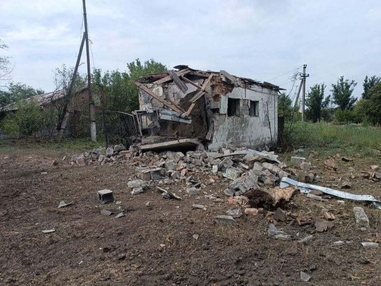 Одна людина загинула, 13 зазнали поранень через російські обстріли Донеччини 11 серпня