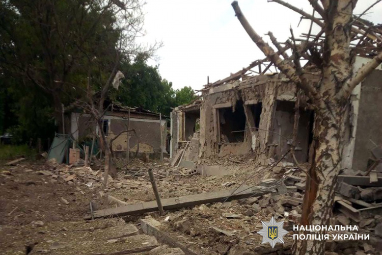 Знову руйнування та постраждалі: в поліції повідомили про наслідки обстрілів Донеччини 16 червня
