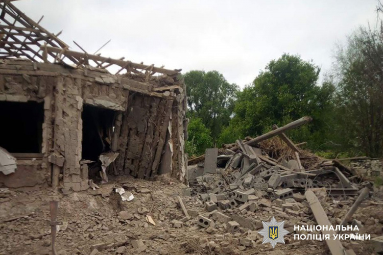 Знову руйнування та постраждалі: в поліції повідомили про наслідки обстрілів Донеччини 16 червня