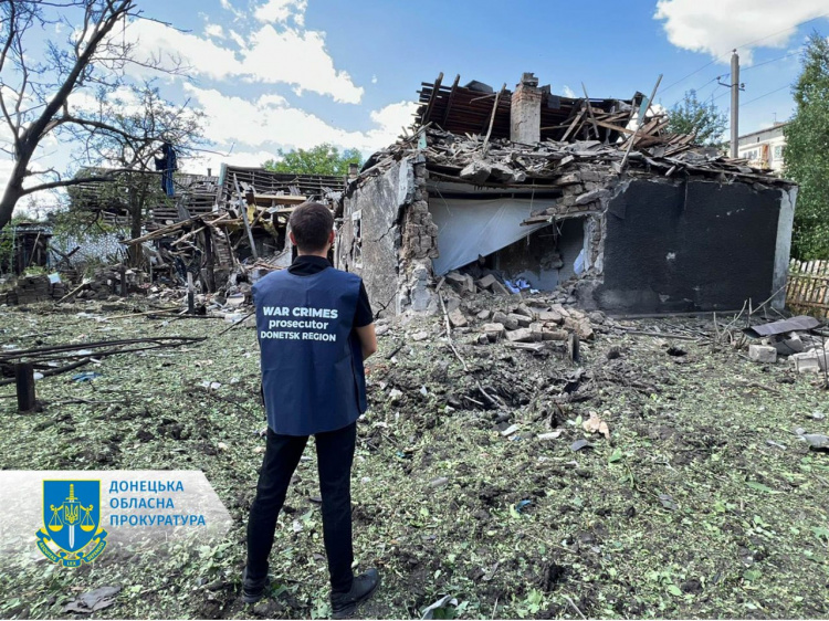 Ранковий обстріл Селидового, внаслідок якого загинули двоє людей: деталі від прокуратури