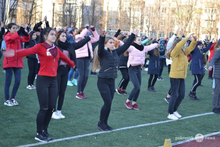 Масштабный спортивный флешмоб в Покровске дал начало областному челенджу