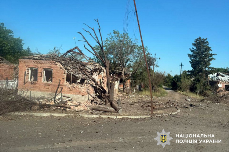 Двоє людей загинуло, п’ятеро поранені через російські обстріли Донеччини 6 червня