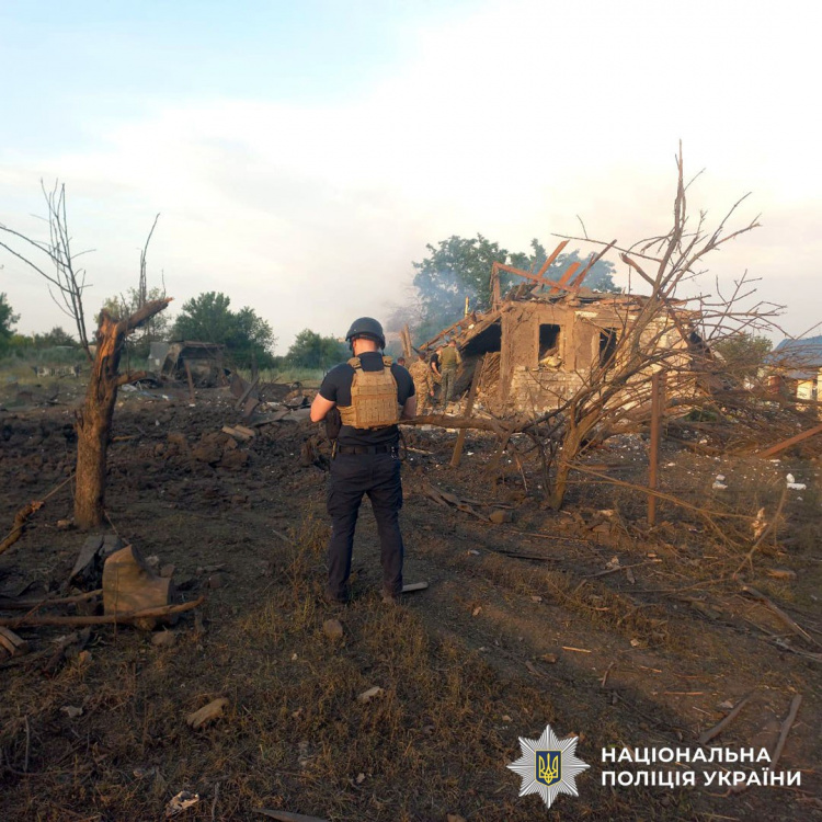 Троє загиблих і вісім поранених за добу: поліція Донеччини документує воєнні злочини рф