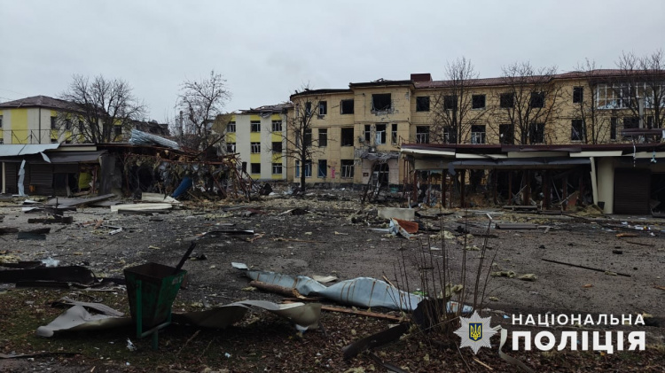 Півсотні цивільних об’єктів зазнали руйнувань через обстріли Донеччини 12 січня