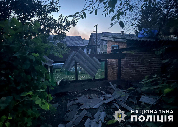 Ворог обстріляв 10 населених пунктів Донеччини, поранено людину