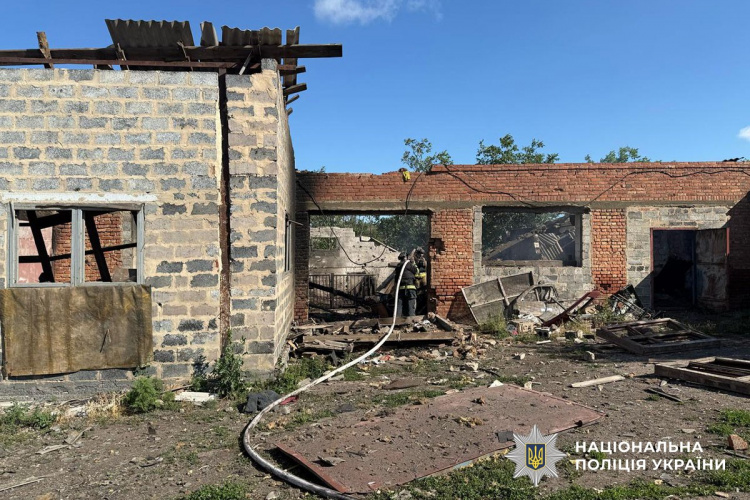 Троє людей загинули, 11 поранені внаслідок масованих обстрілів Донеччини за добу