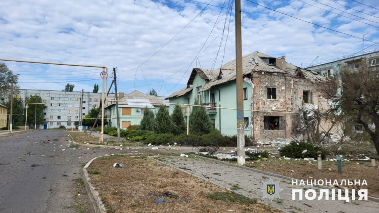 Знову авіабомби на Покровськ: поранено двох мешканців, пошкоджено об'єкти інфраструктури