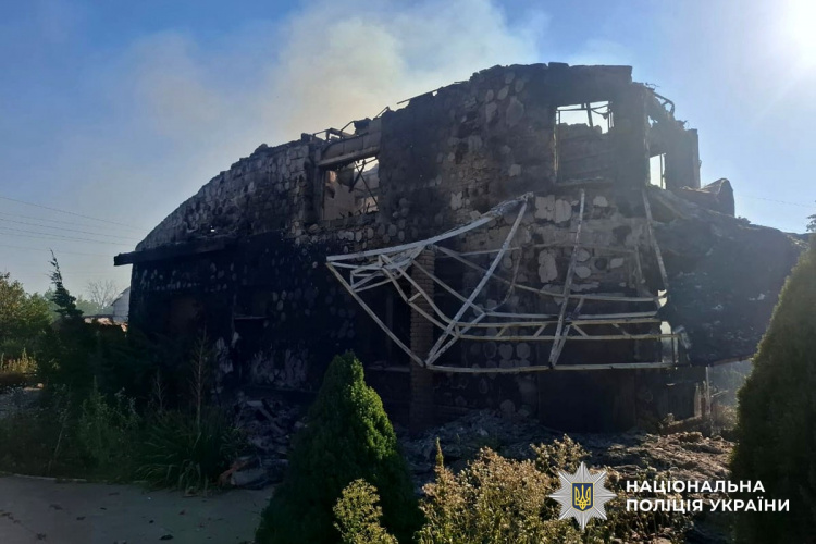 Дві людини загинули, семеро зазнали поранень унаслідок обстрілів Донеччини 22 серпня