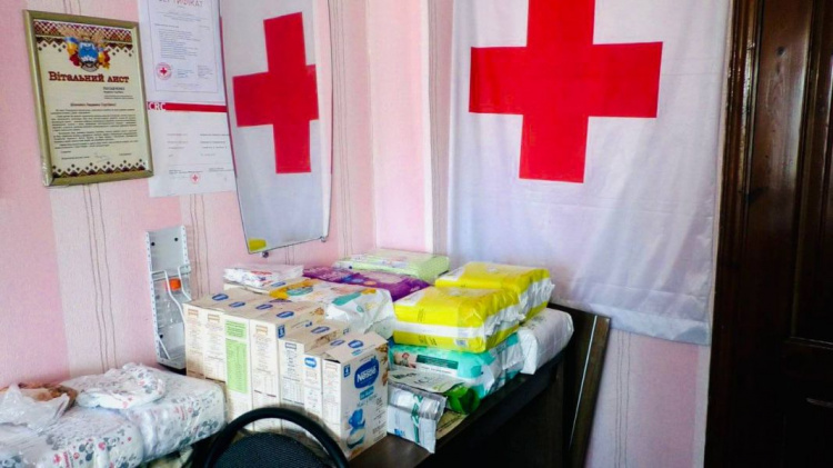 У Покровську Червоний Хрест допомагає гуманітаркою багатодітним родинам