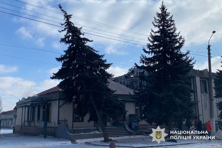 Дві людини загинули, ще чотири поранені через обстріли Донеччині 1 лютого