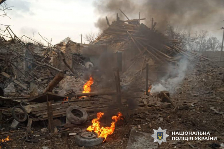 Троє людей загинули, 13 зазнали поранень через російські обстріли Донеччини 2 квітня