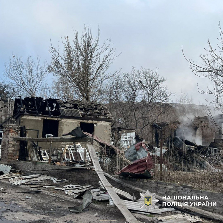 Одна людина загинула, четверо поранені: поліція Донеччини - про наслідки російських атак 22 березня