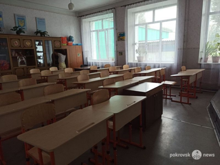Депутаты Покровского горсовета проверили готовность школ к новому учебному году