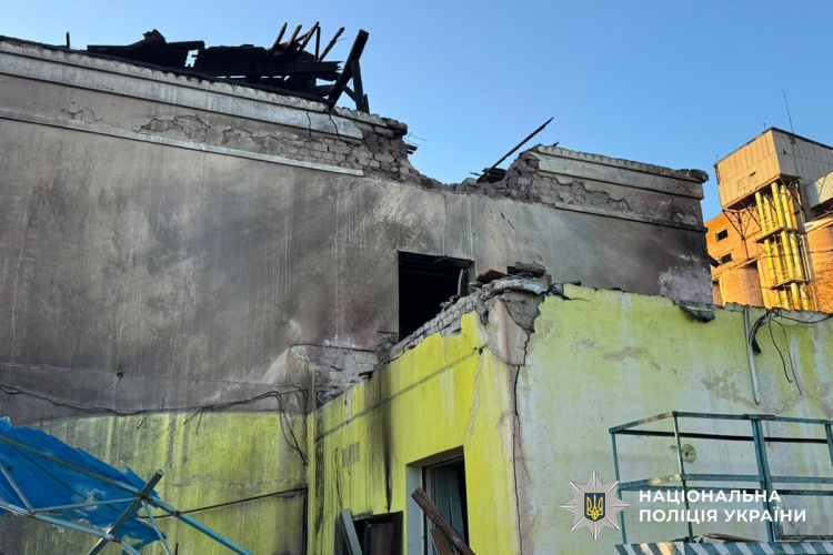 Двоє людей загинуло, семеро поранені через російські обстріли Донеччини