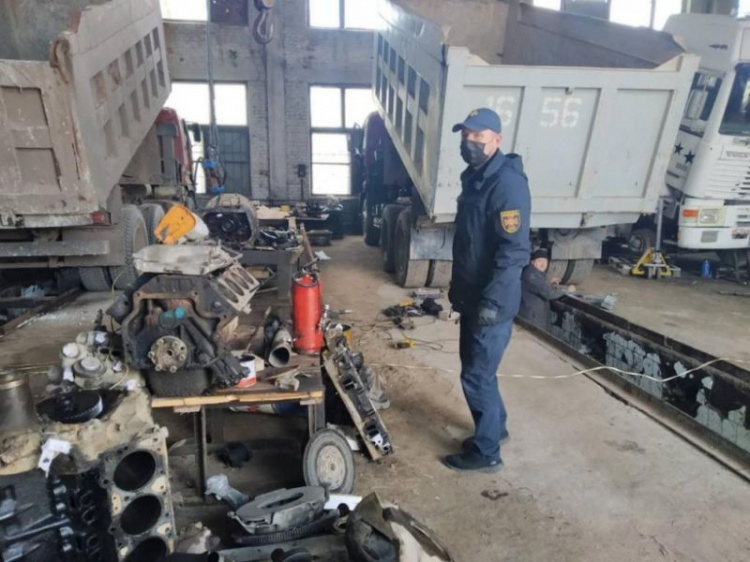 На Донеччині перевіряли АЗС: вилучено понад 37 тонн пального