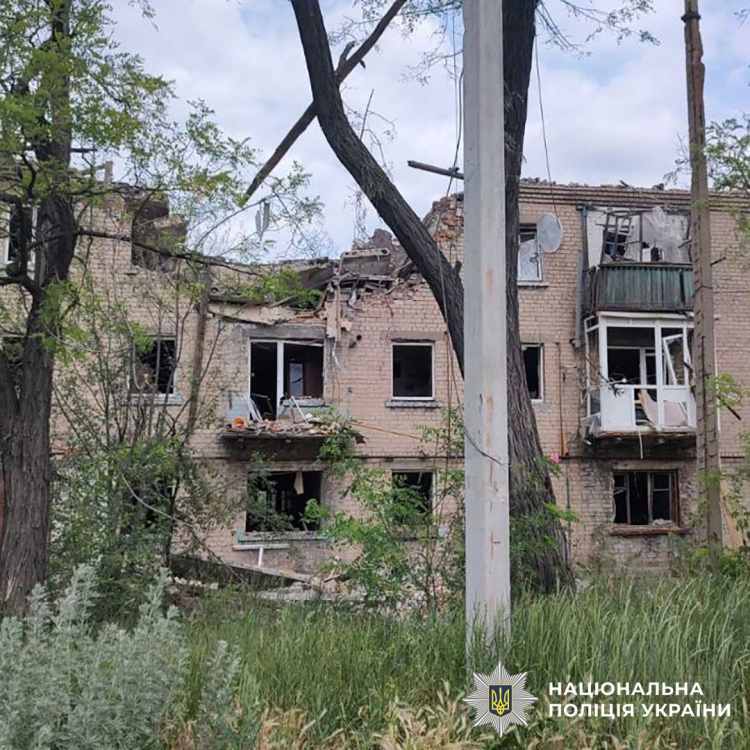 Скинуті на Мирноград авіабомби та спрямовані на цивільних 35 БпЛА: у поліції повідомили про обстріли Донеччини 5 червня